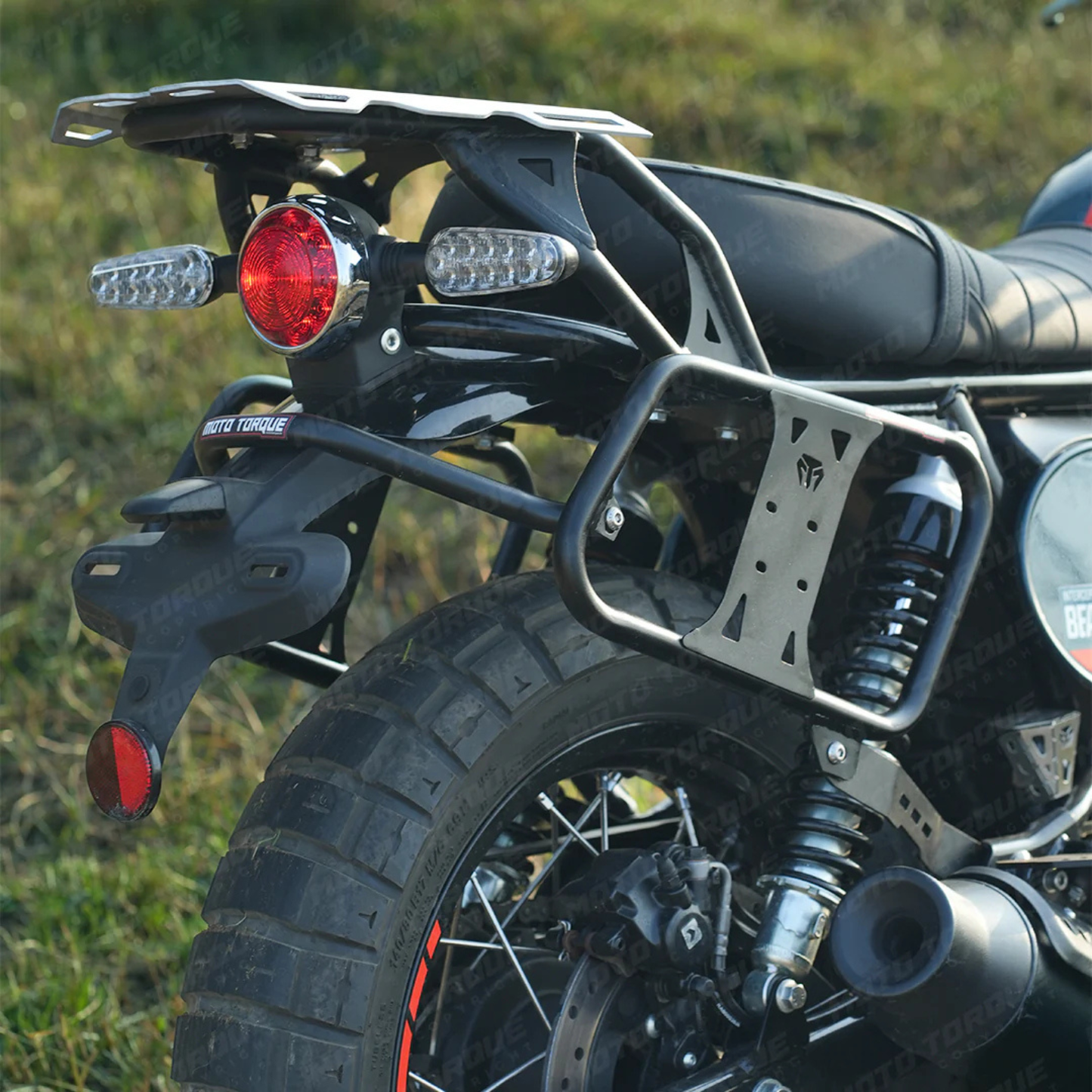 Moto Torque Bear 650 Saddle Stay - Black
