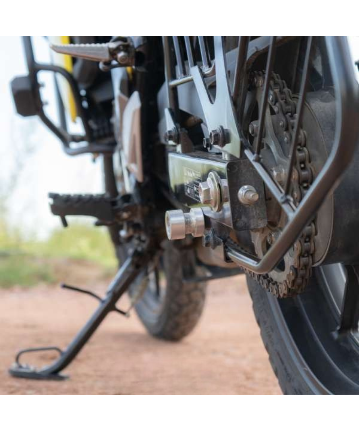 Zana Suzuki Vstrom 250 / Kawasaki Versys 650 / Royal Enfield Bear 650 Rear Paddock Spools - ZI-8228 - Zana