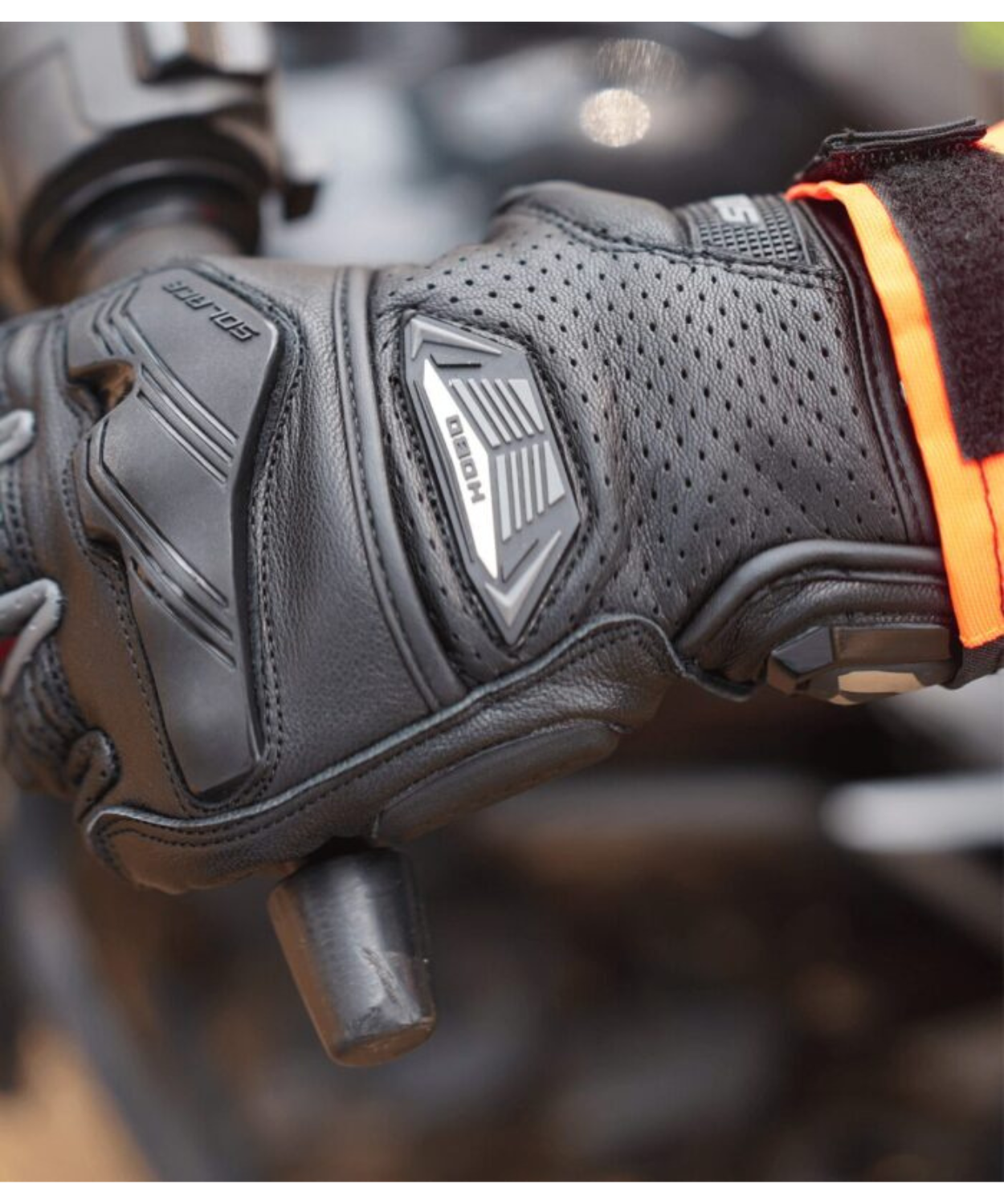 Solace Hobo Semi Gauntlet Riding Gloves - Black