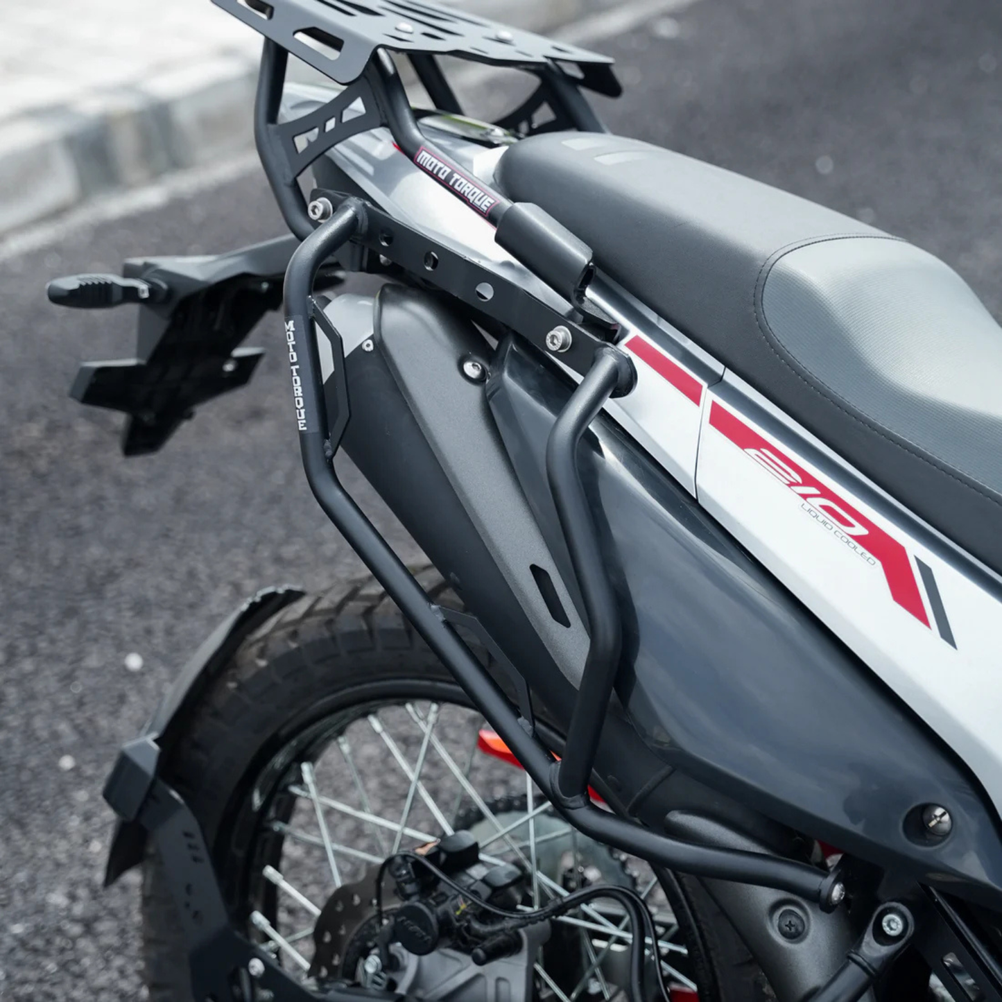 Moto Torque Xpulse 210 Saddle Stay - Black