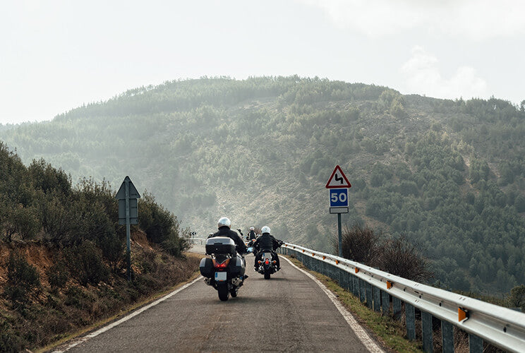 35 + Motorcycle Hand Signals To Keep Everyone In The Loop