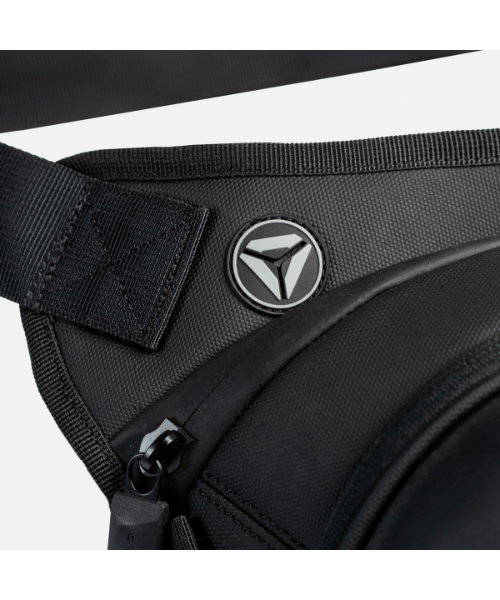 Carbonado Tora Thigh Bag