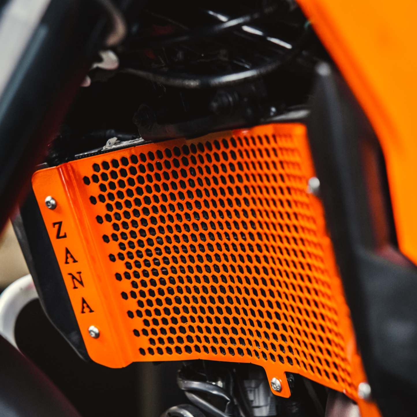 Zana KTM Enduro 390 / KTM ADV 390 (2025) Radiator Guard Honeycomb - Orange - ZI-8576