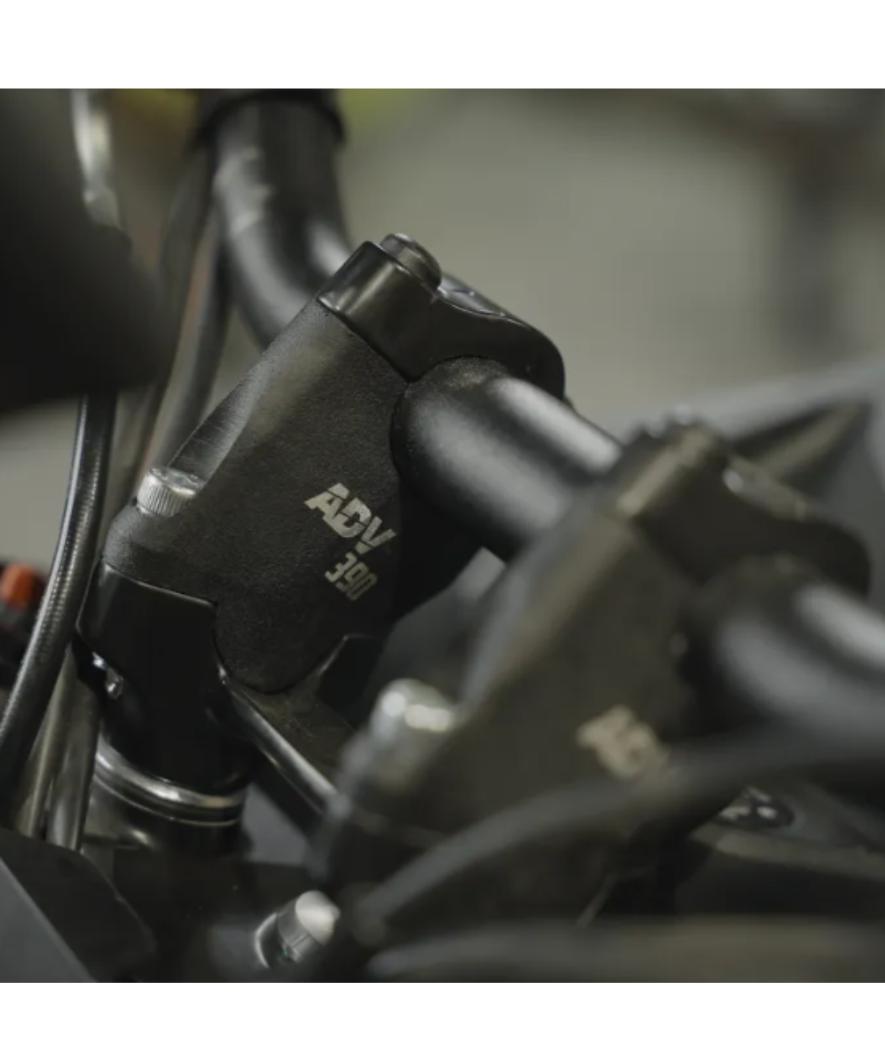 Zana Angular Aluminium Handlebar Riser For KTM ADV 390 2025 - Black - ZI-8570