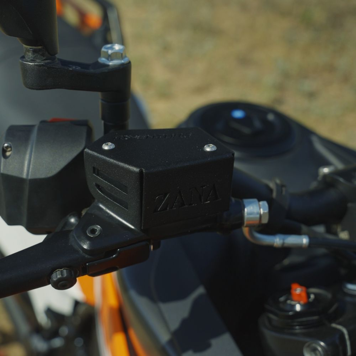 Zana KTM Enduro 390 / KTM ADV 390 (2025) Front Fluid Reservoir Cover - Black - ZI-8572 - Zana