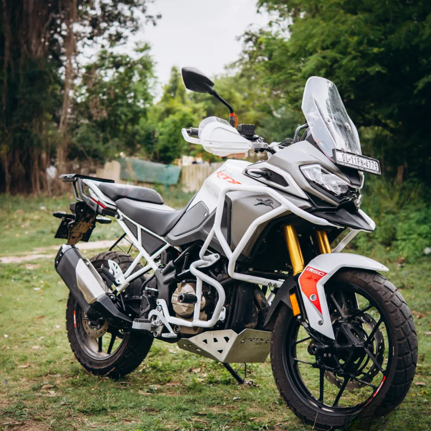 Zana TVS Apache RTX 300 Beak Version Upper & Lower Crash Guard with Slider Combo - White - ZI-8747 / ZI-8746