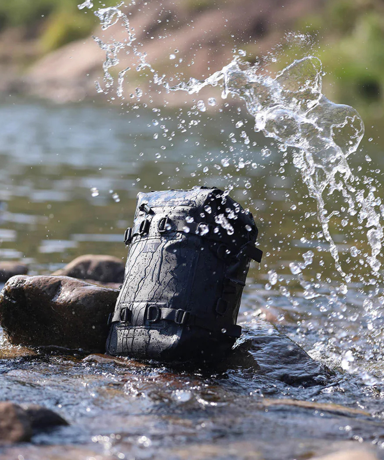 Rhinowalk 15L Waterproof Tail Bag - MT2215BK