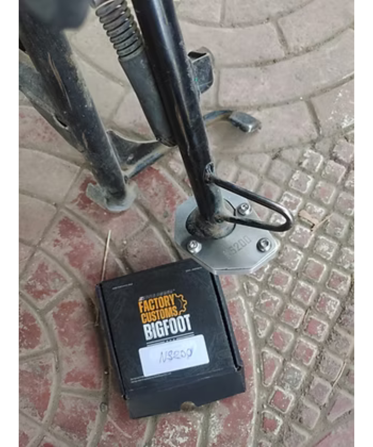 Motoverse Factory Customs Bigfoot Shoe Stand Extender for Bajaj Ns200 / Ns400 -  MB-BAJ-NS