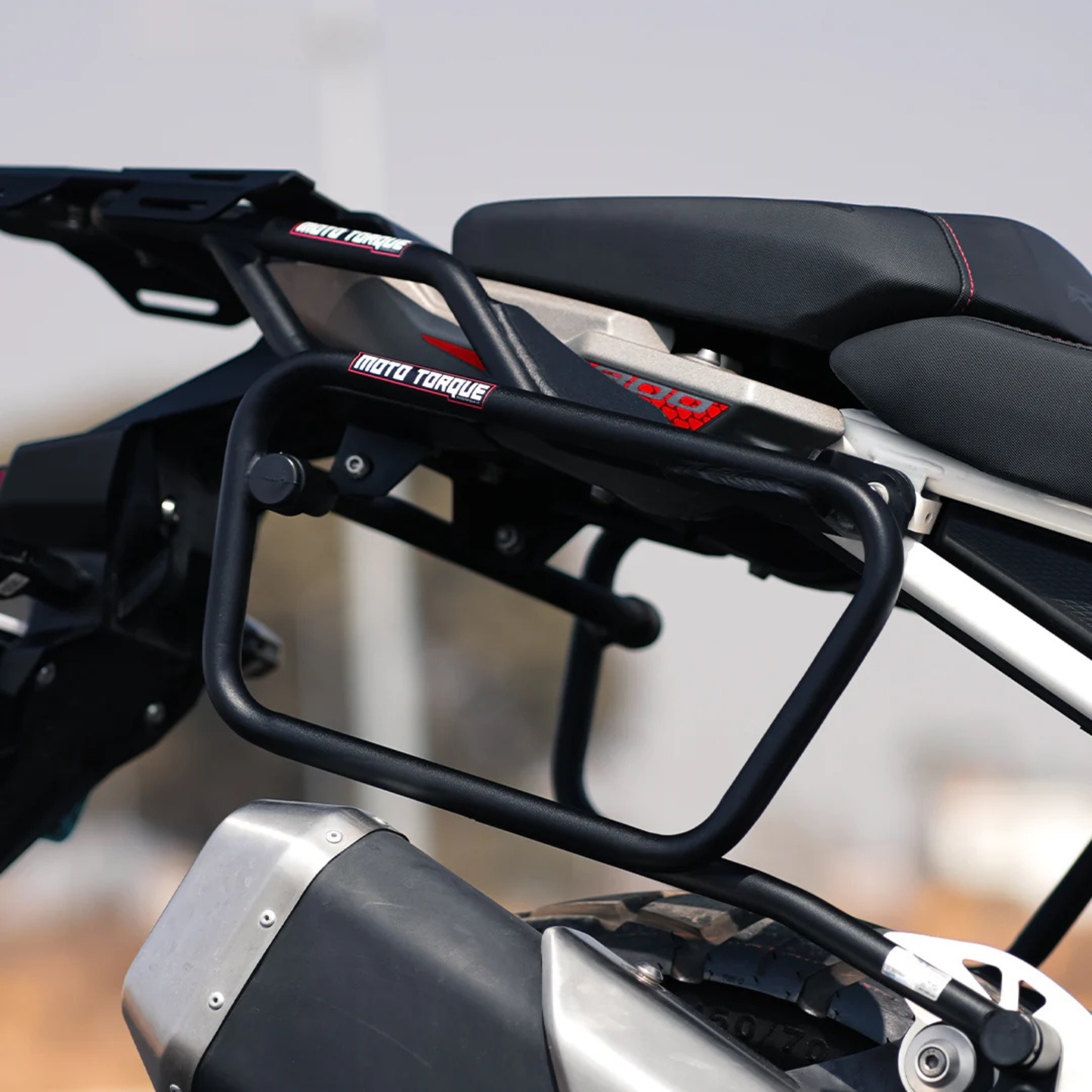 Moto Torque Apache RTX 300 Saddle Stay - Black