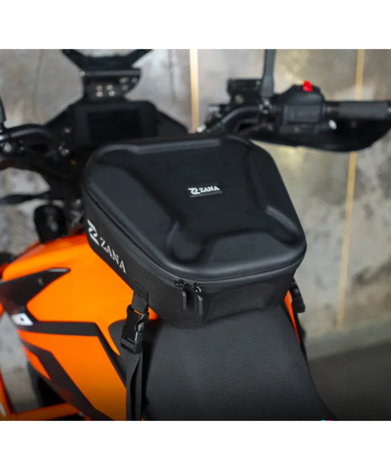 Zana Tripper 8 Litre Magnetic + Non Magnetic (With belt) Mounting Mechanism Tank Bag - ZI-BG-005