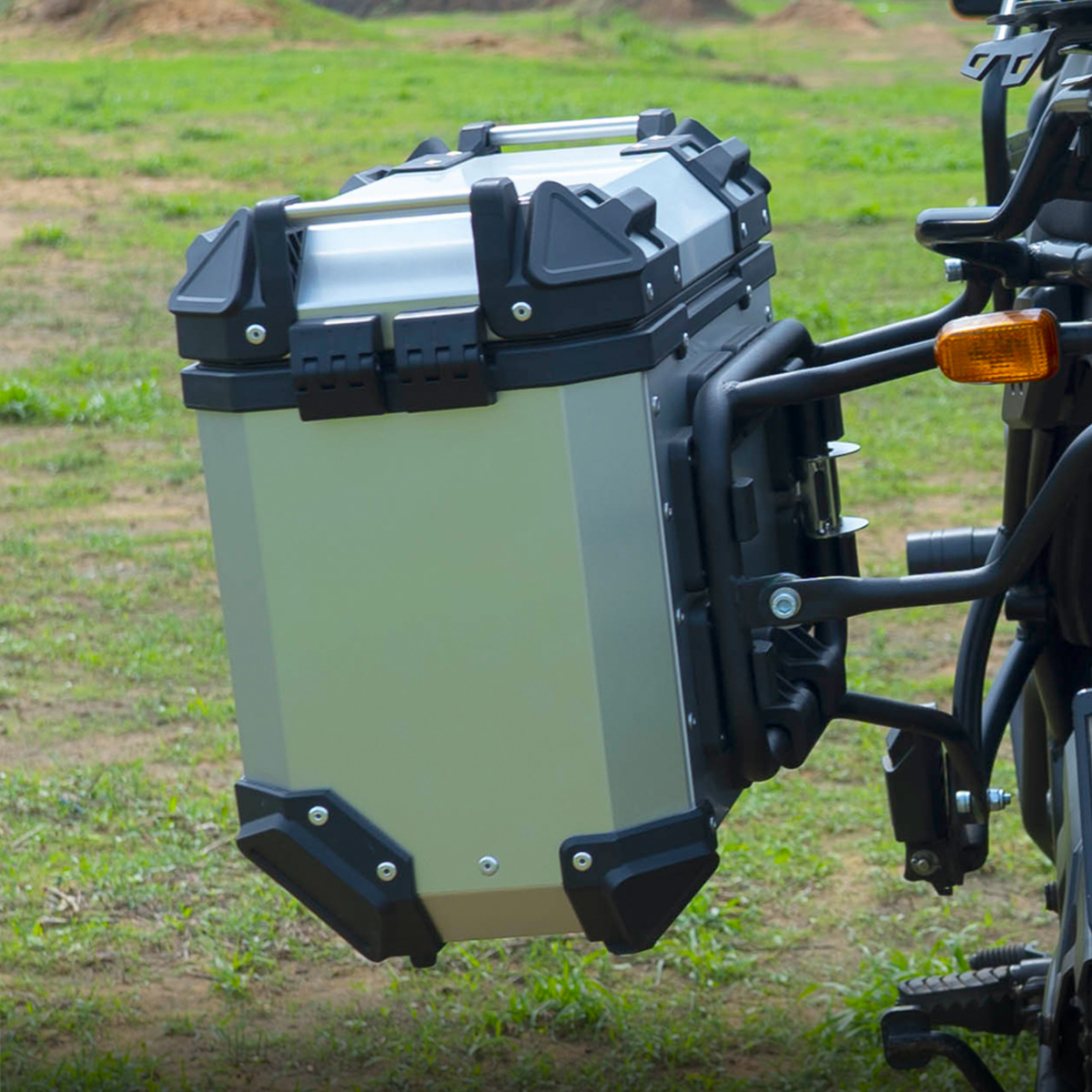 Zana Royal Enfield Himalayan 411 Aluminium L-Flat Pannier 36L with Saddle Stay Frame - Silver - ZI-8494-LS - Zana