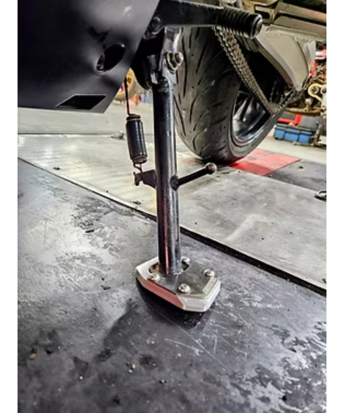 Motoverse Honda CB 650R / CBR 650R / CBR 650F Factory Customs Bigfoot Shoe Stand Extender - MB-HON-CBR650 - Motoverse