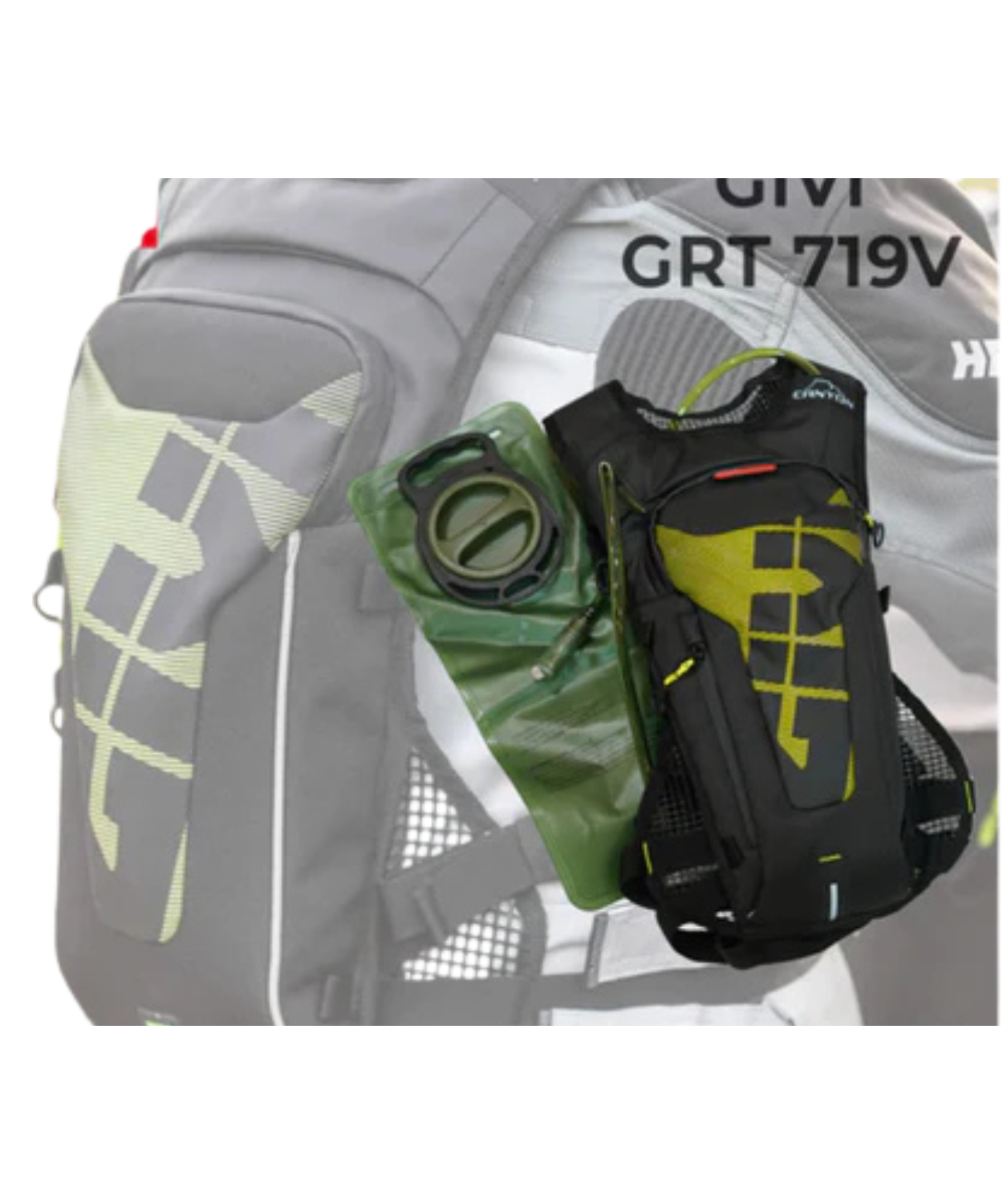 Givi Rucksack with Integrated Water Bag 3L - Black - GRT719V