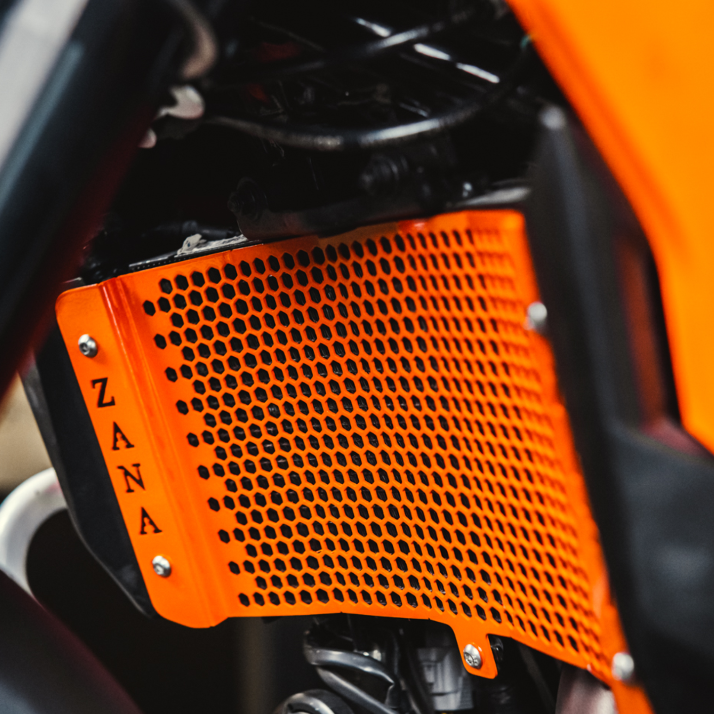 Zana KTM Enduro 390 / KTM ADV 390 (2025) Radiator Guard Honeycomb - Orange - ZI-8576