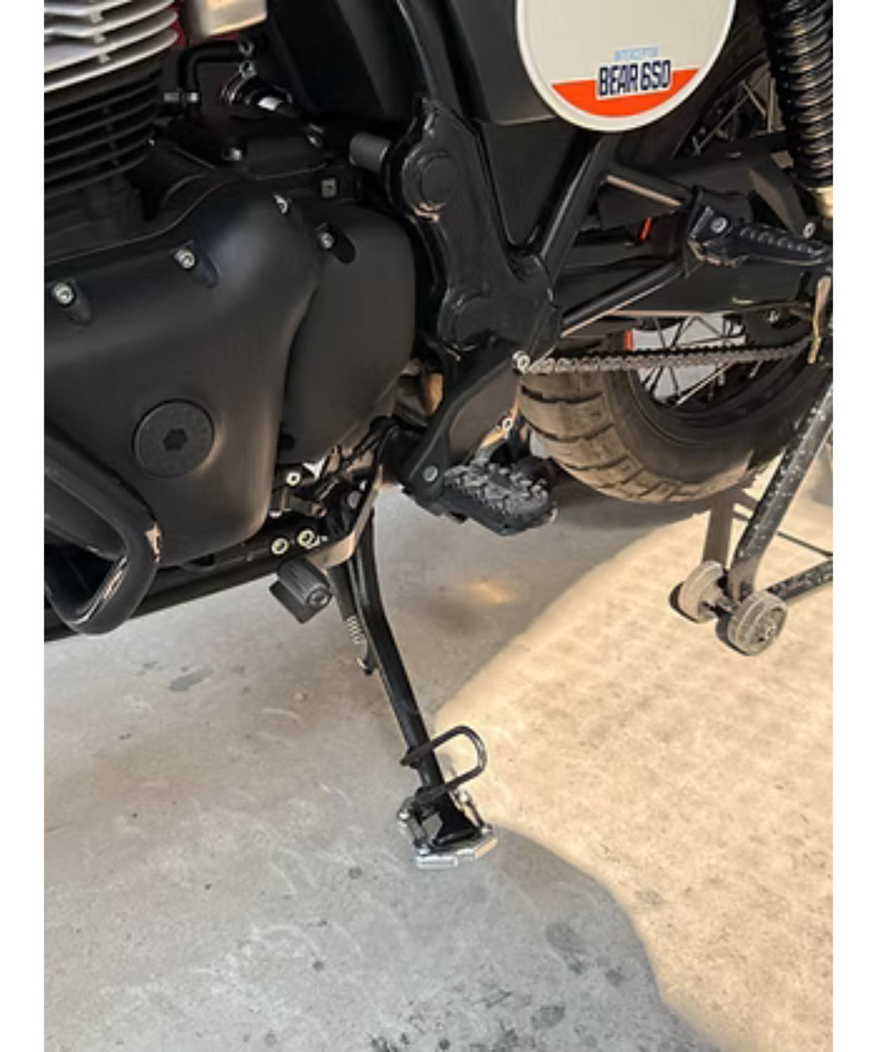 Motoverse Factory Customs Bigfoot Shoe Stand Extender for RE Interptor 650 / GT650 / BEAR 650 / Shotgun 650 - MB-RE-650