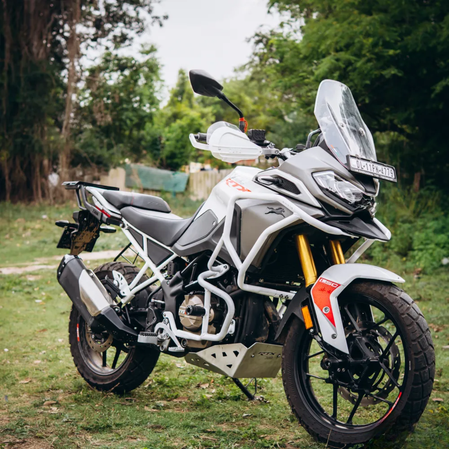 Zana TVS Apache RTX 300 Beak Version Upper & Lower Crash Guard with Slider Combo - White - ZI-8747 / ZI-8746