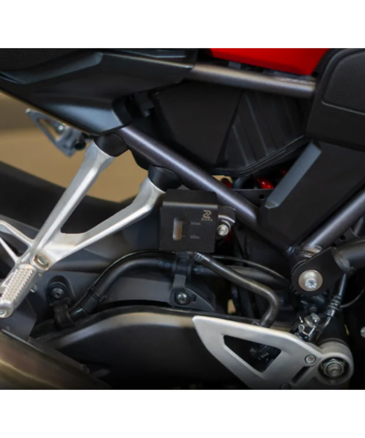 Zana Honda CB 300R / Pulsar NS400Z Rear Fluid Reservoir Cover - ZI-8250 - Zana