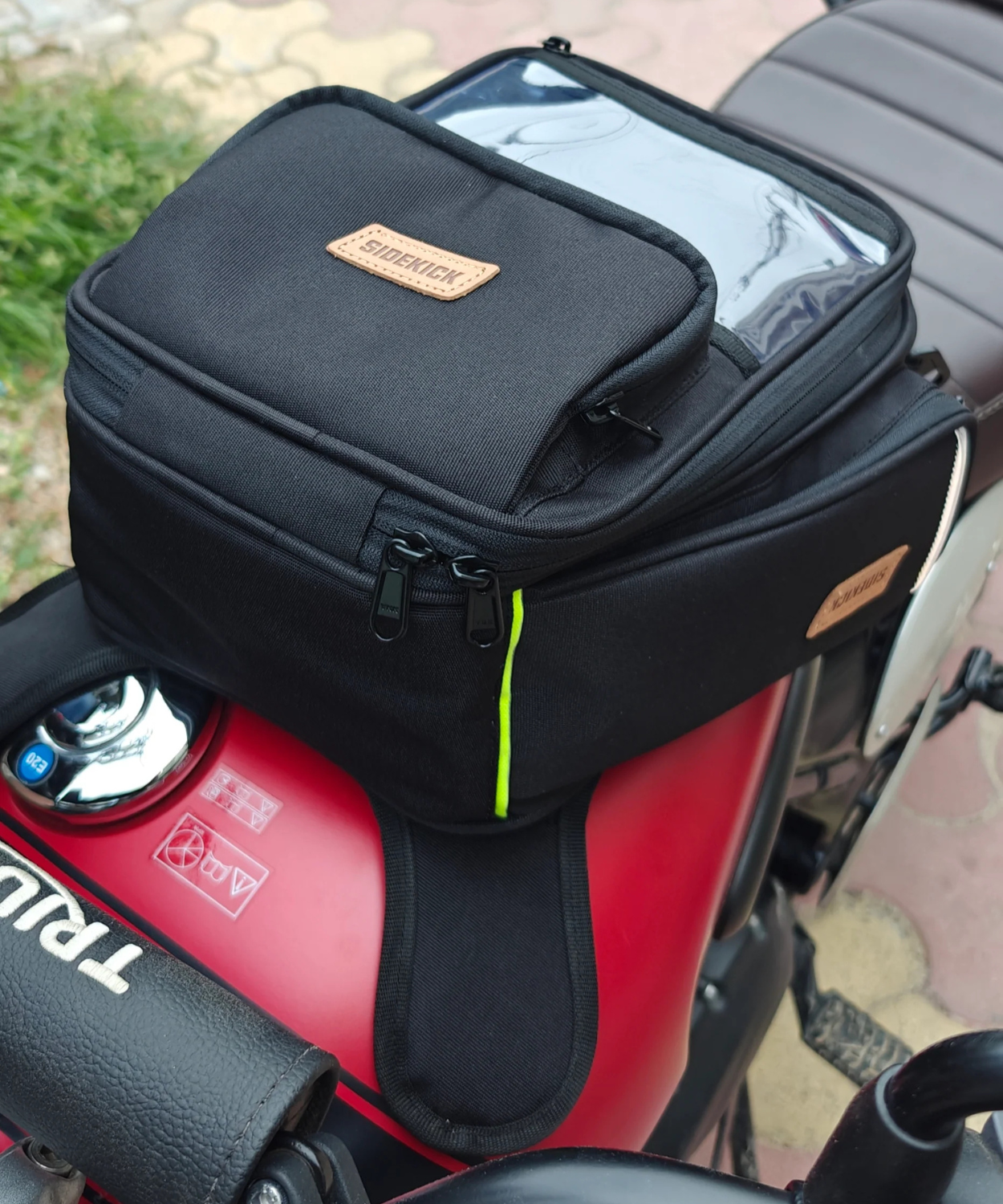 Guardian Gears Sidekick 15 L Magnetic Tank Bag with Waterproof Rain Cover